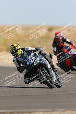 media/Oct-08-2022-SoCal Trackdays (Sat) [[1fc3beec89]]/Turn 16 (125pm)/